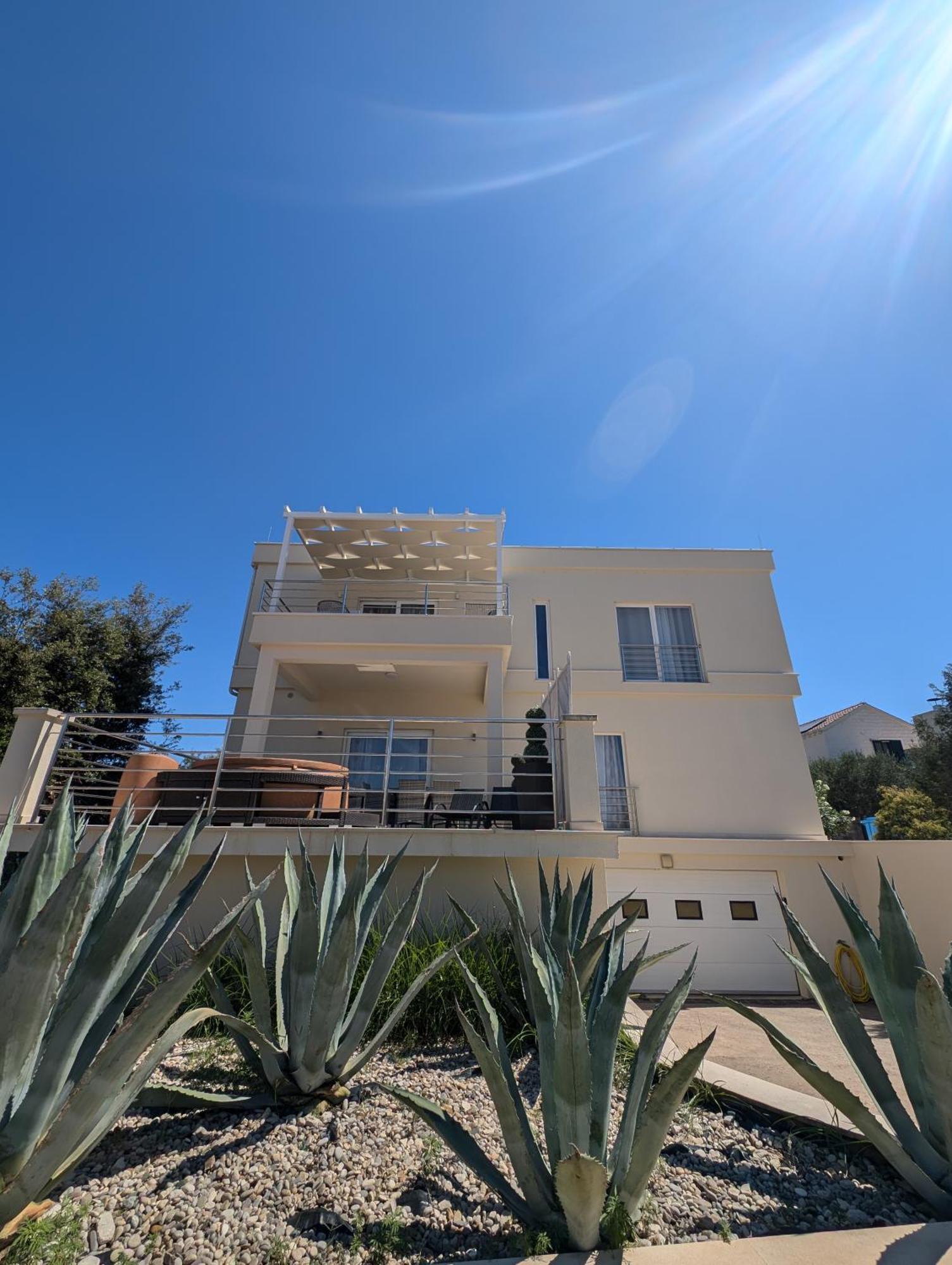 Villa Kora - Luxury Holiday Apartments Lumbarda Exterior foto